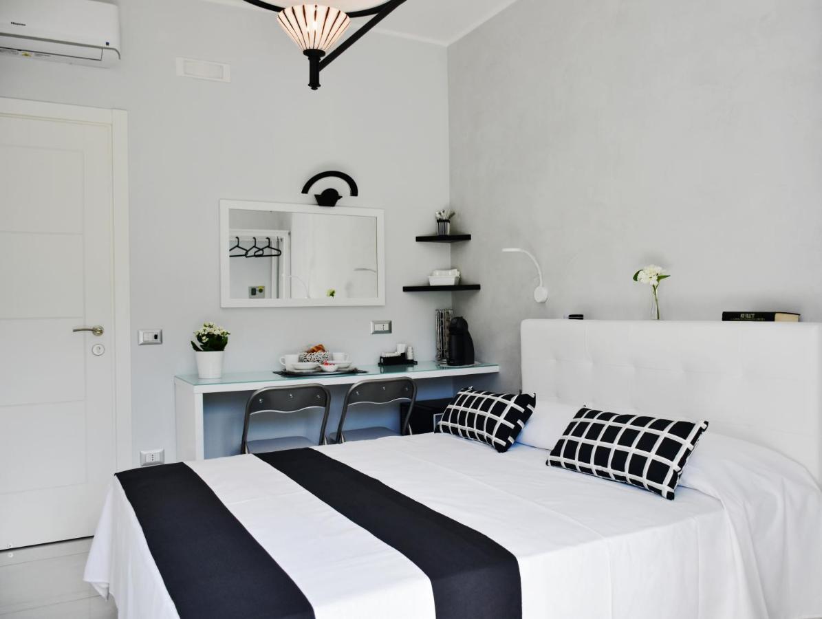 Costantino Suites ซอร์เรนโต ภายนอก รูปภาพ