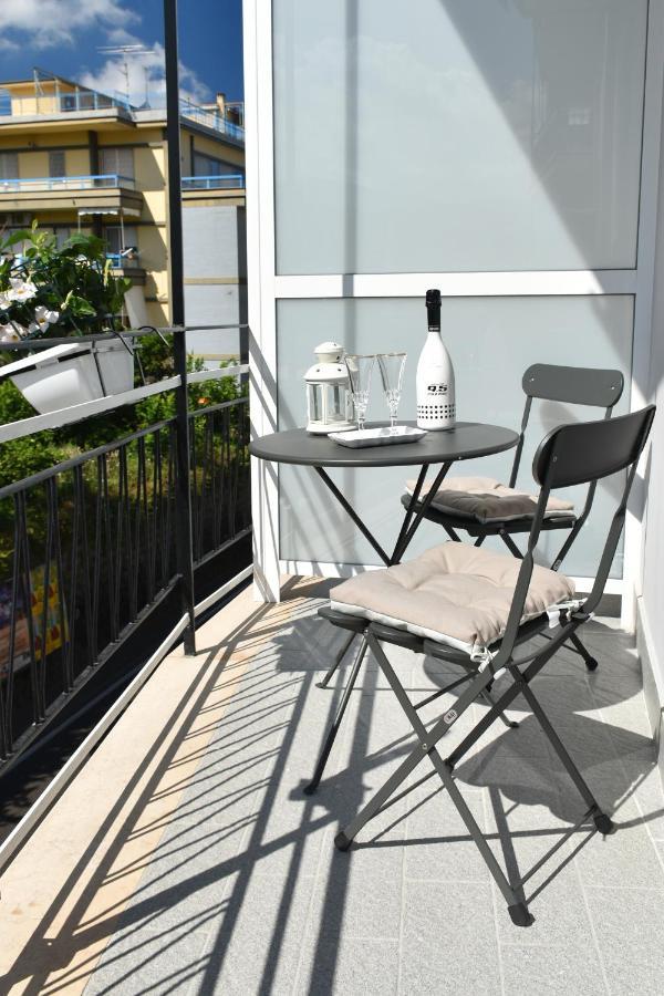 Costantino Suites ซอร์เรนโต ภายนอก รูปภาพ
